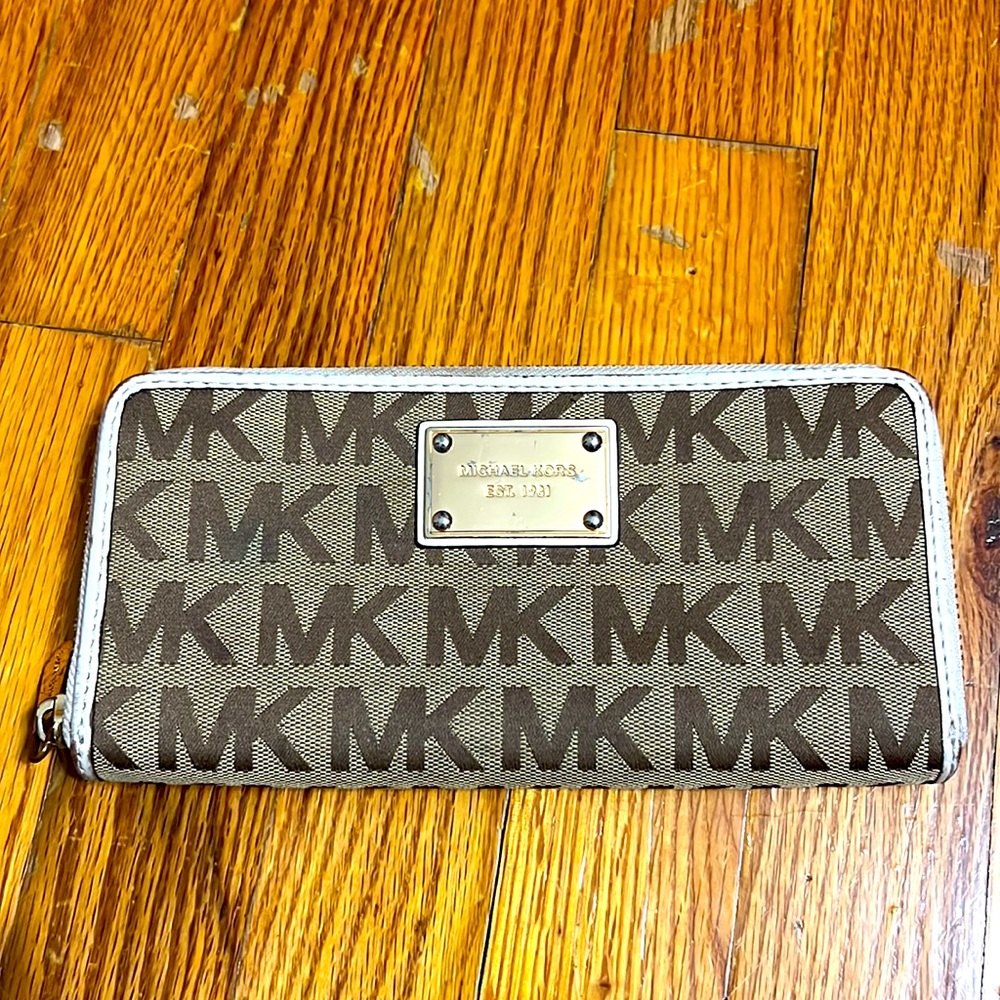 Michael Kors Jet Set Wallet